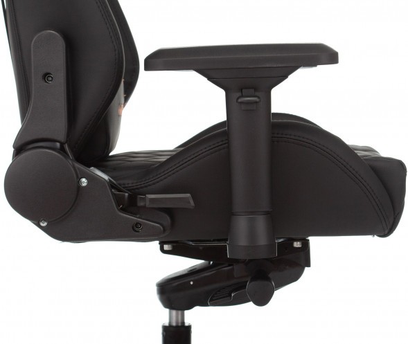 Кресло игровое Knight Titan